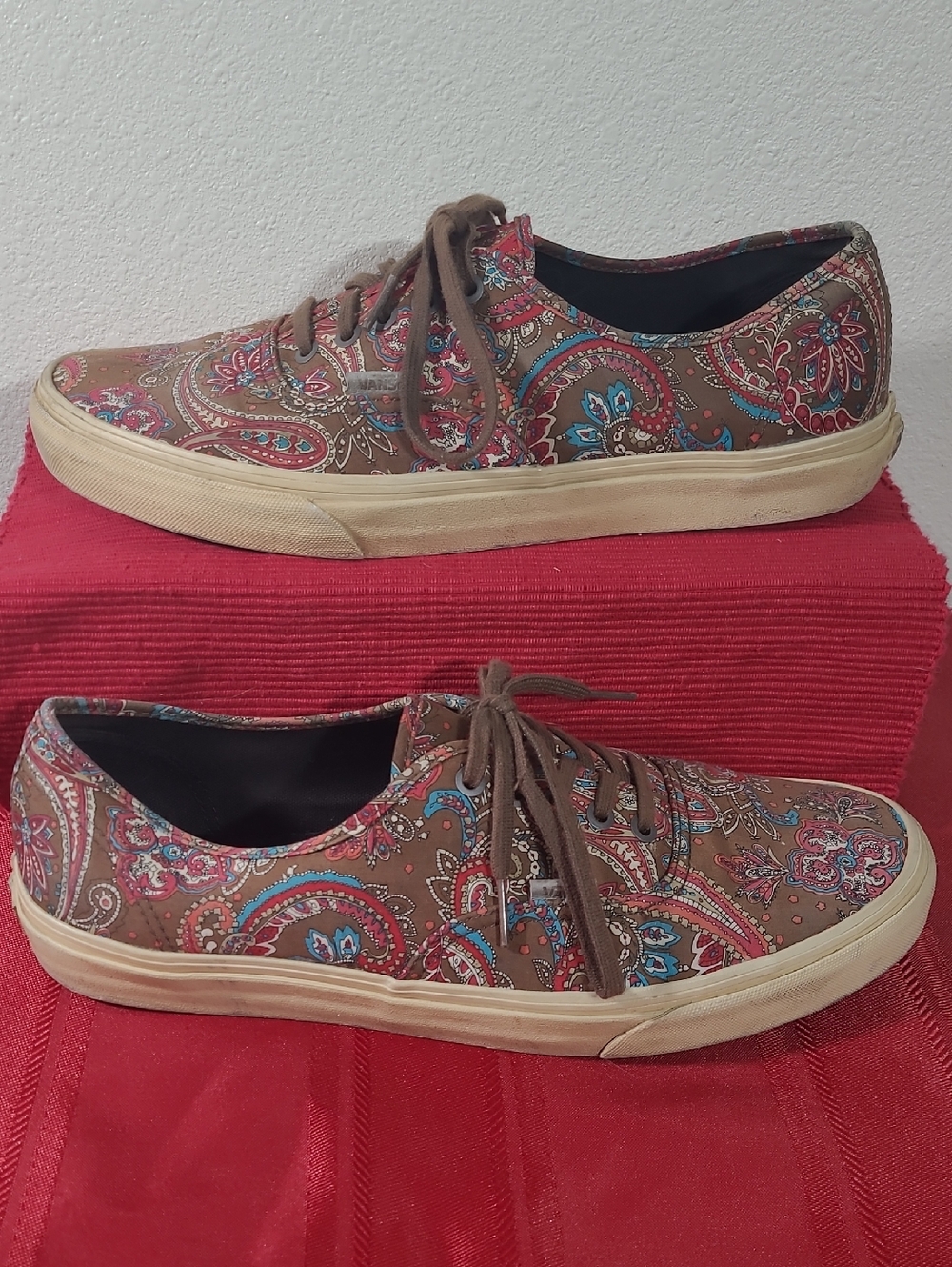 Vans Vintage Brown California Paisley Low-Top Sneakers Shoe Blue & Red Accents